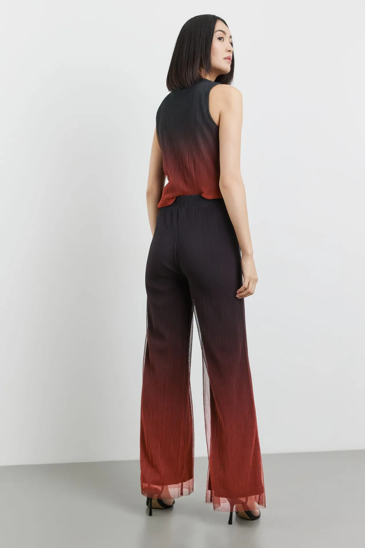 Pleated Top With Colour Graduation